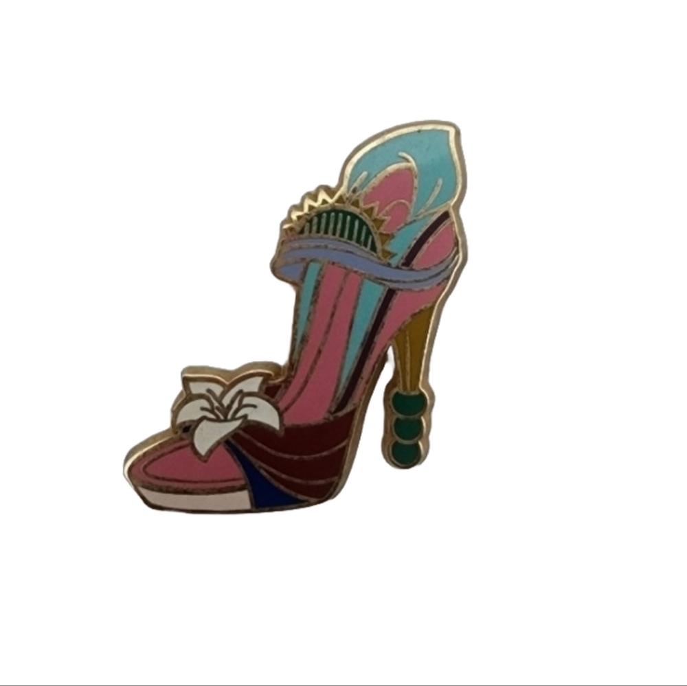 Disney Divas Mulan 2014 collectible pin rare high heel